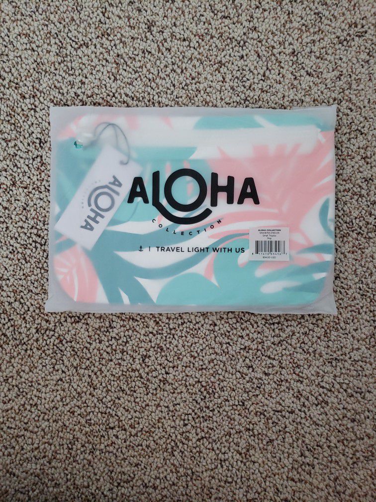 NWT Aloha Collection small pouch