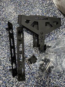 Pelican cross bed mount for tundra/tacoma