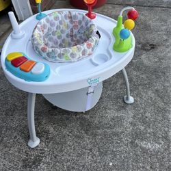 Bassinet And Baby Activity center 