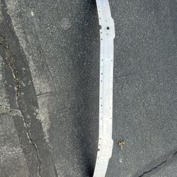 2022-2024 W206 MERCEDES BENZ C300 C43 FRONT REINFORCEMENT BAR IN GREAT CONDITION