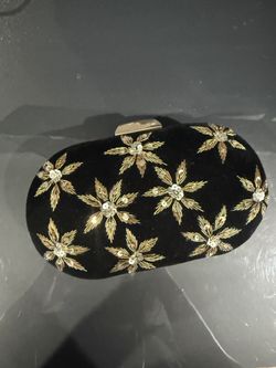 Embroidered Clutch 