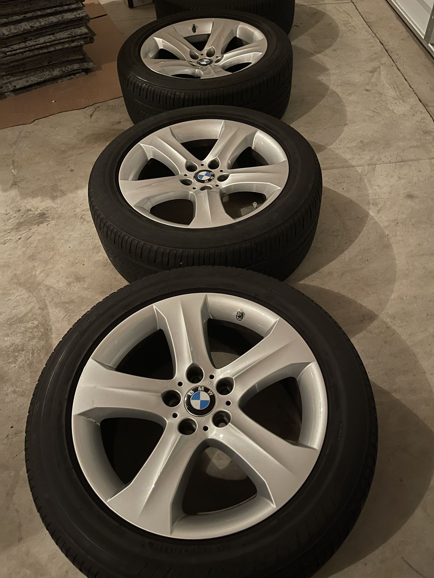 BMW X6 Wheels and Tires Like New