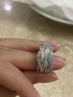 10k White gold diamond cocktail ring