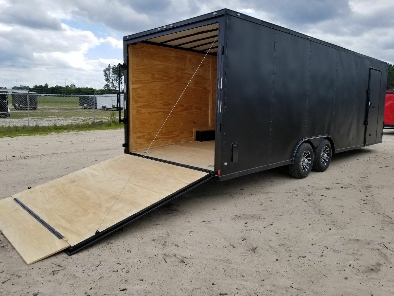 ENCLOSED TRAILERS ALL SIZES 20 24 28 32-SNOWMOBILE CAR HAULER MOTORCYCLE STORAGE ATV QUAD BIKE SLED