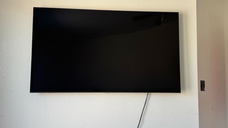 LIKE NEW !! SAMSUNG TV 60”