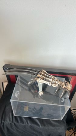 17 inch skeletal hand claw knife