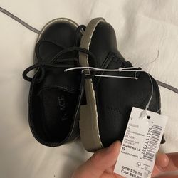 Boys Size 6T Black Shoes