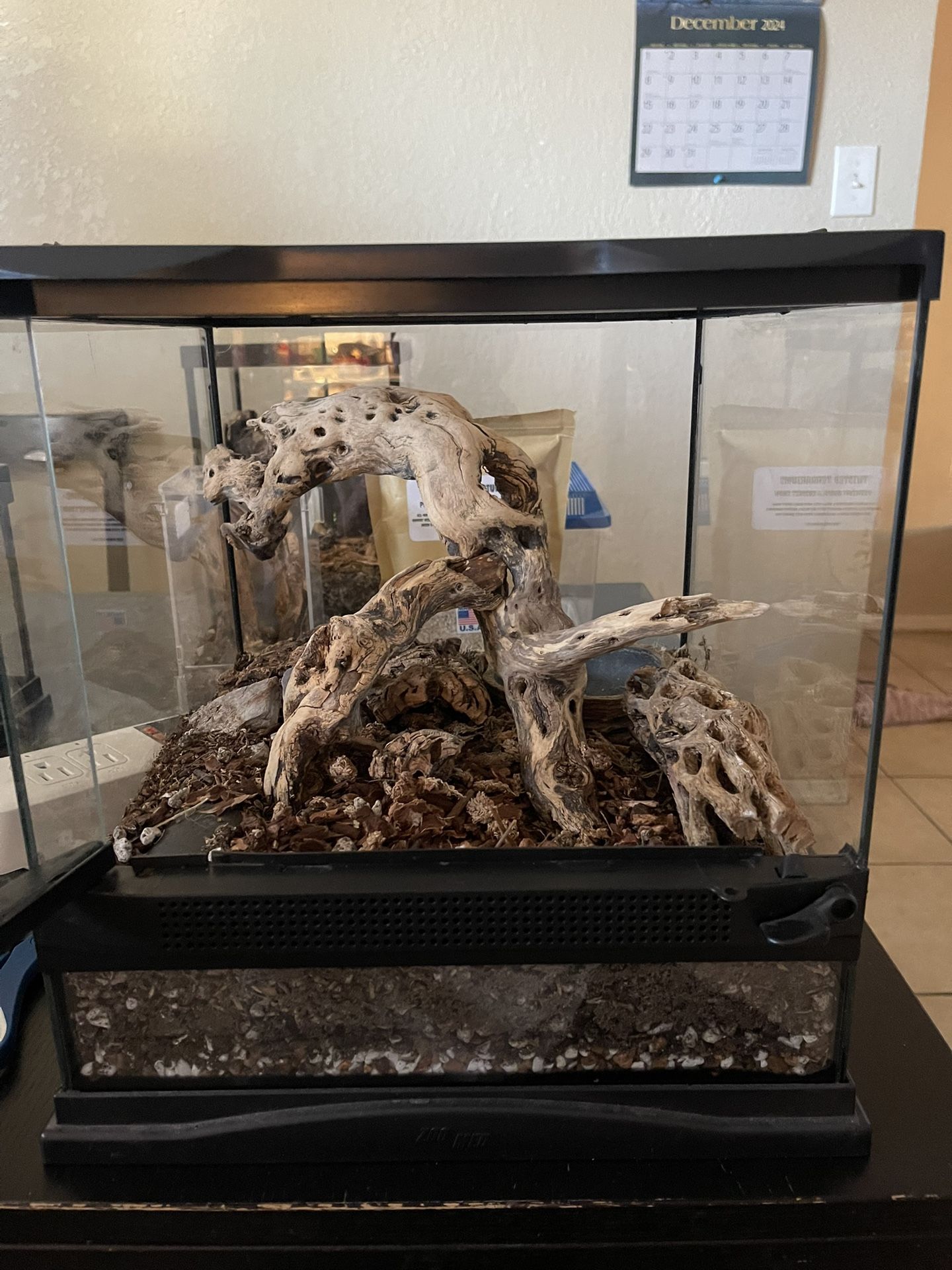 Terrariums/ Tanks/Supplies