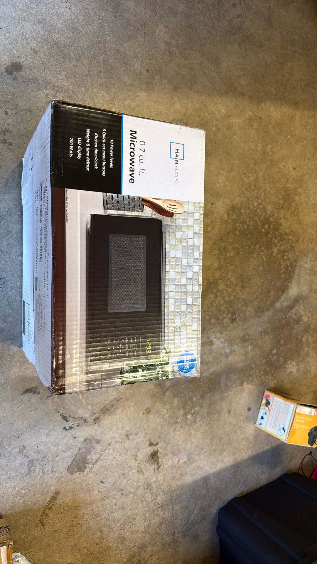 Mainstays Microwave, 0.7 Ft.³ 10 Power Levels Market Price $65