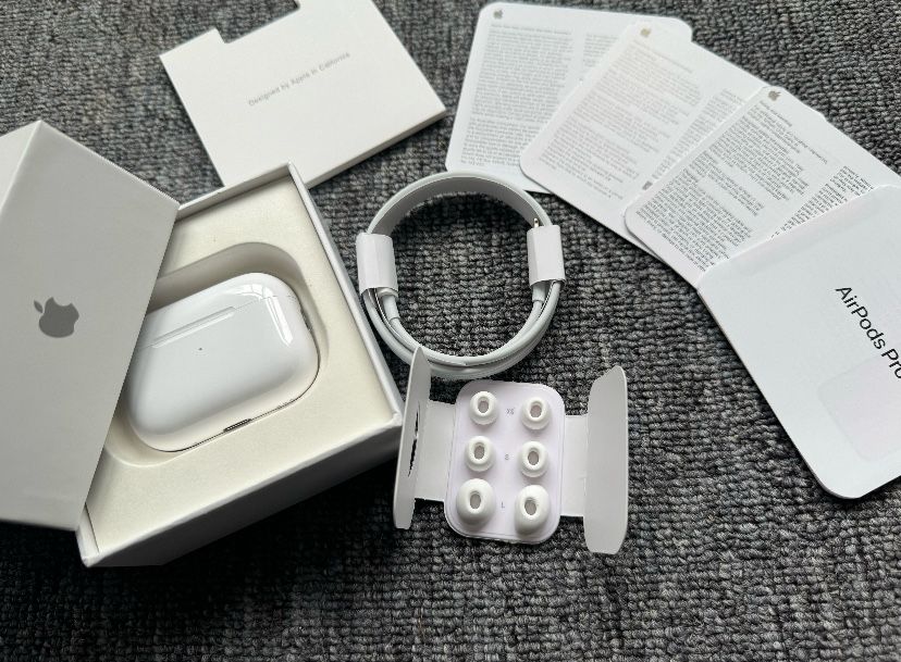 Headphones 