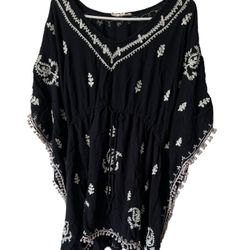 Kings Road Dress, Bathing Suit Cover Boho Medium Fringe  Cones from a pet and smoke free household.  Measurements are in the pictures. Look stylish an