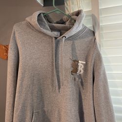 Burberry sweater