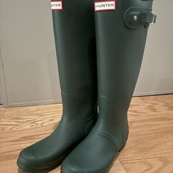 Women’s Hunter Rain Boots Size 9