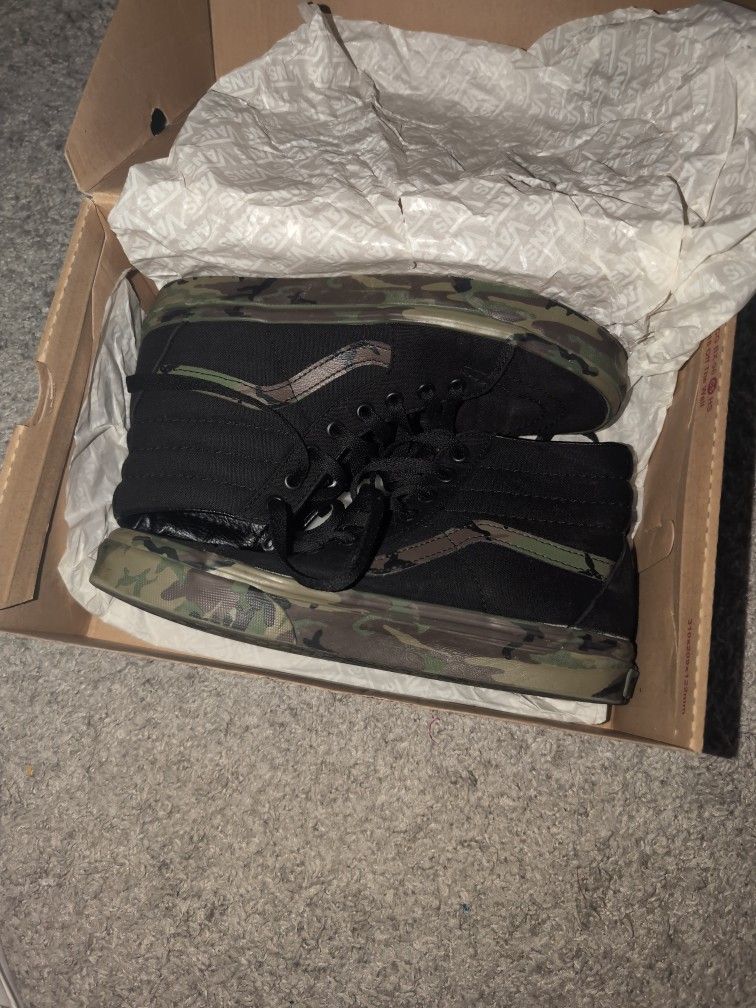 Black And Camo Vans Size 8.5