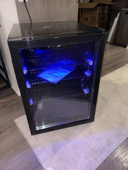 2.5 cu Beverage Cooler