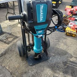 Makita Demolition Hammer HM1812
