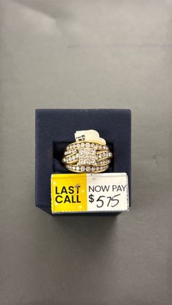 Lady’s yellow gold and diamond ring