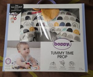 The Boppy Company Baby Playmats Tummy Time Prop, a Smaller Size for Comfortable Tummy Time, Black and White Modern Rainbows with Two Removable Toys