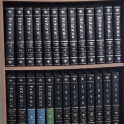 Huge Lot Encyclopedia Britannica Full Set with Book of the Year and index LIKE NEW