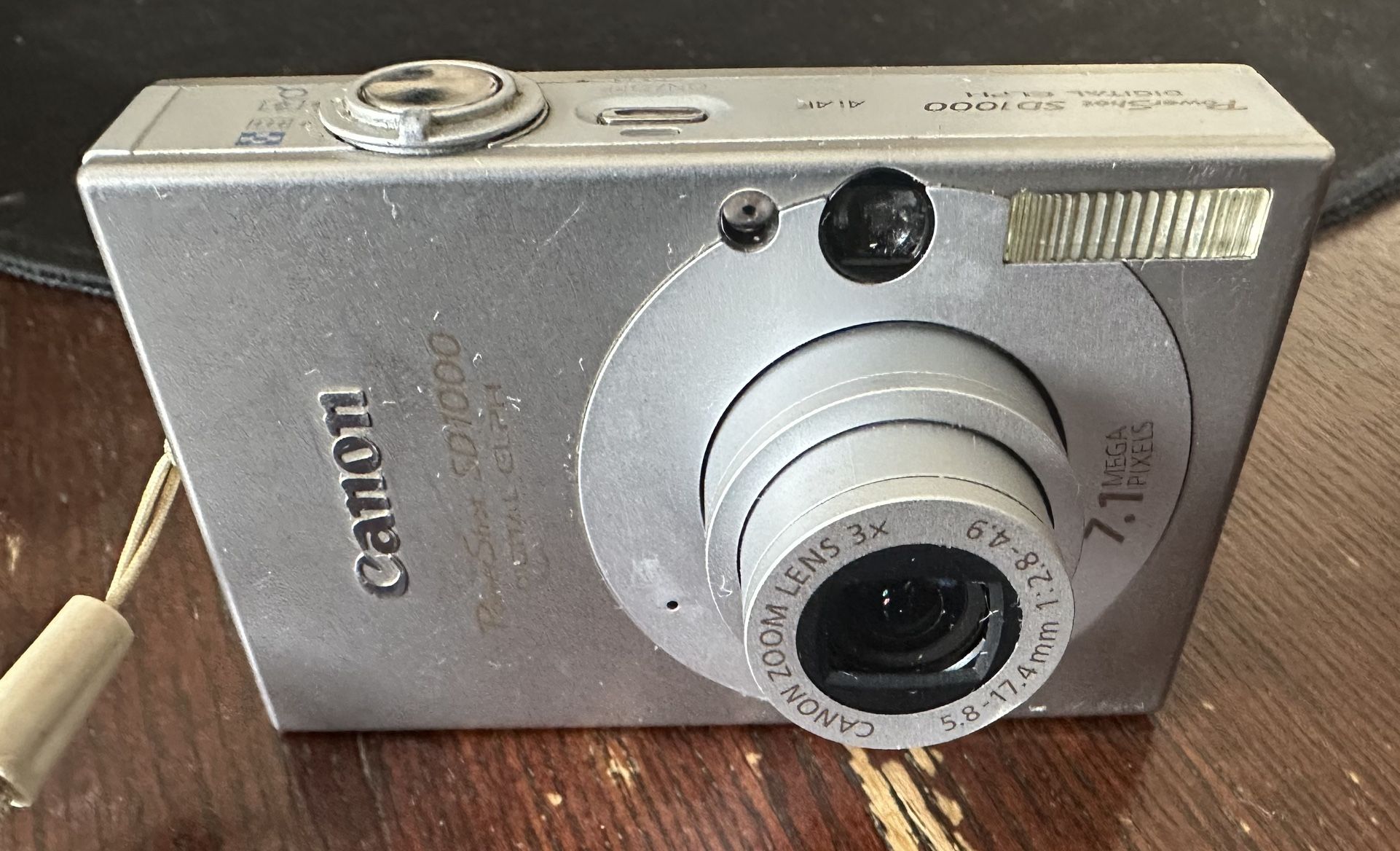Canon PowerShot SD1000 7.1MP Digital Elph Camera with 3x Optical Zoom
