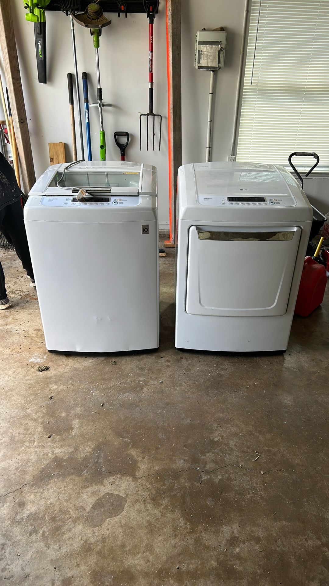 LG Washer & Dryer Set