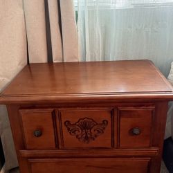 2 Nightstands