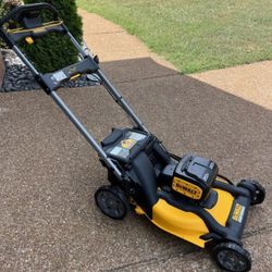 DEWALT
21" MAX Battery Lawn Mower Kit+ Batteries & Charger