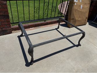 Metal coffee table with tempered glass