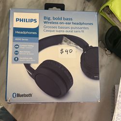 Philip’s Headphones 4000 Series Big, Bold Bass Wireless on-ear Headphones 