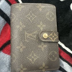 LV Wallet 