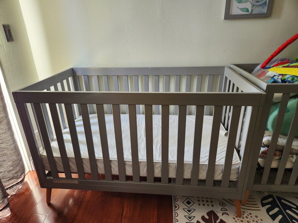 Standard Size Baby Crib