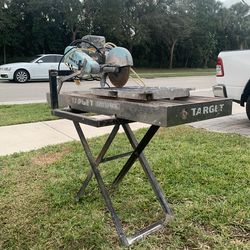 Wet tile saw/ tile equipment