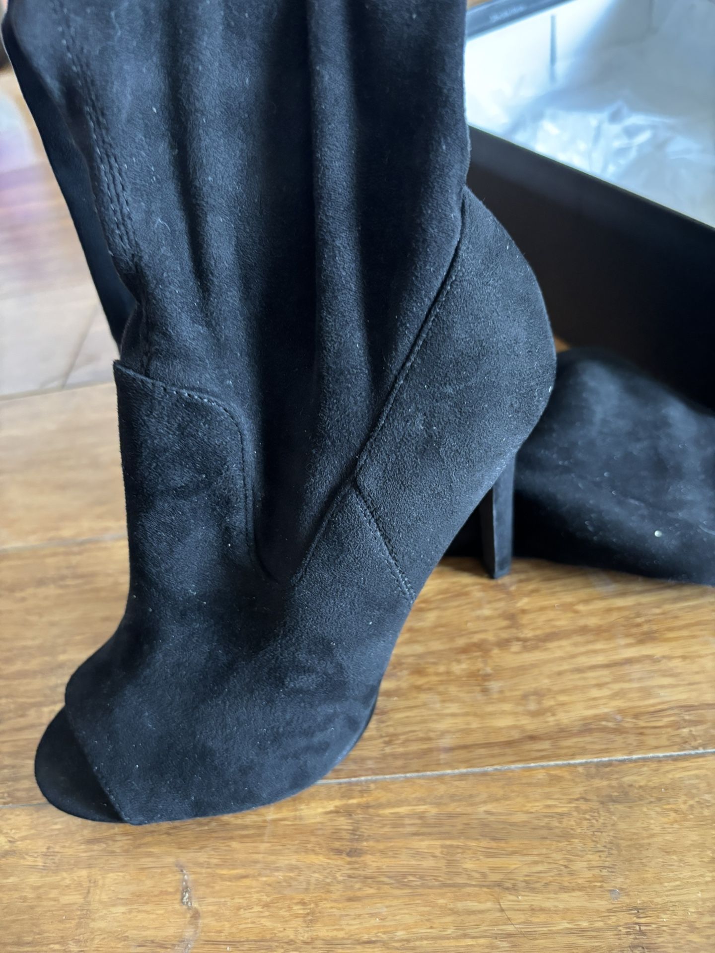 Like New Thigh Boots.
