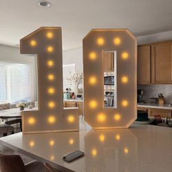 4’ Marquee Light Up Numbers 1 And 0