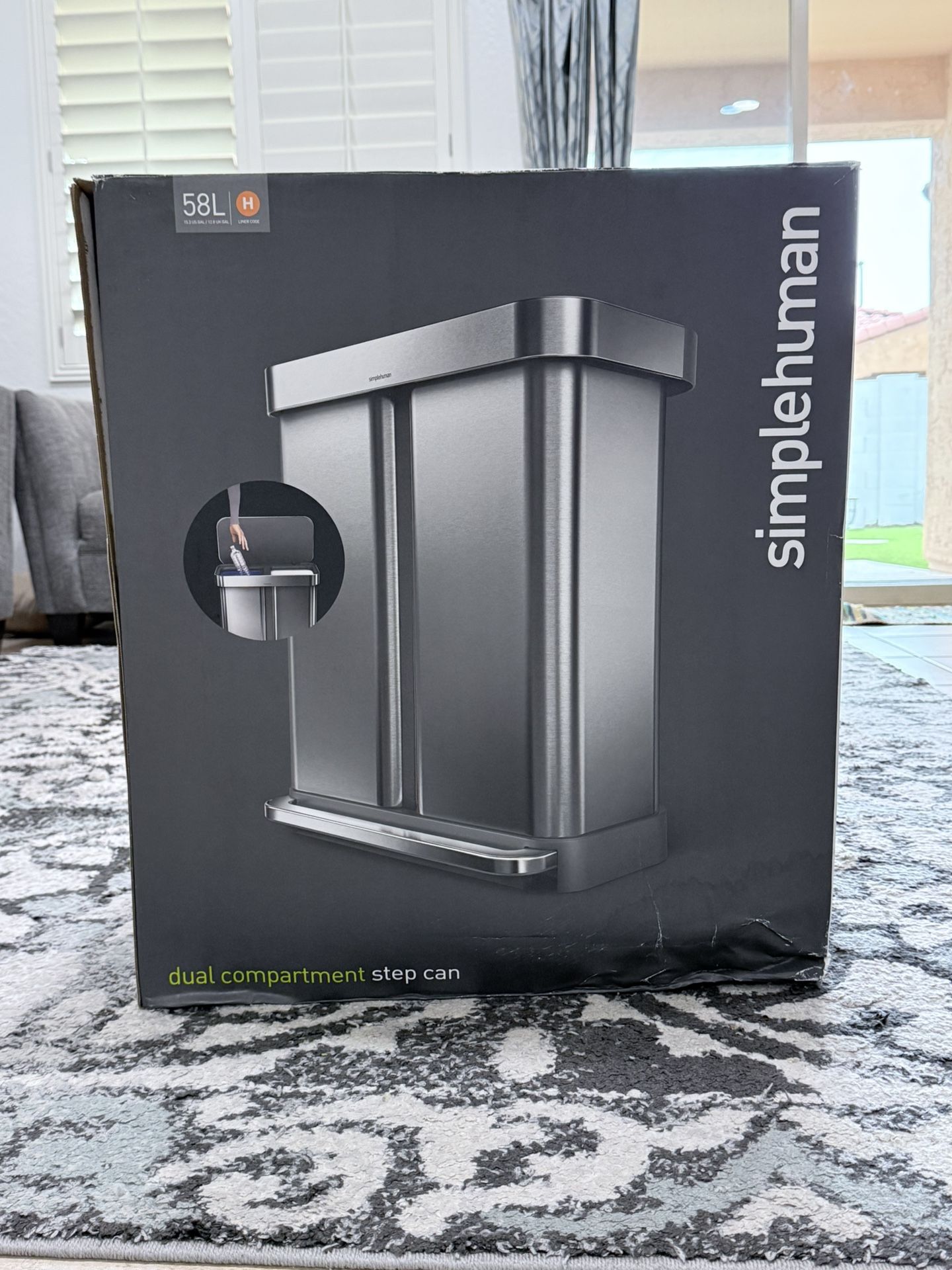 Simplehuman Trash bin- New, Few Dents