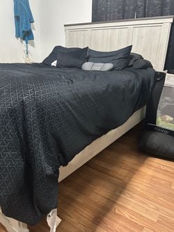 Queen Bed