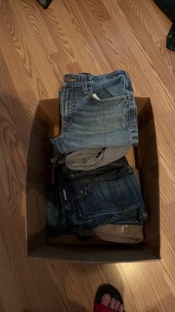 8 pairs of 30x30 men’s straight leg jeans