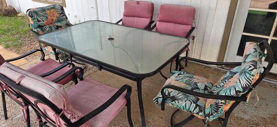 Outdoor Patio Table and Chair Set