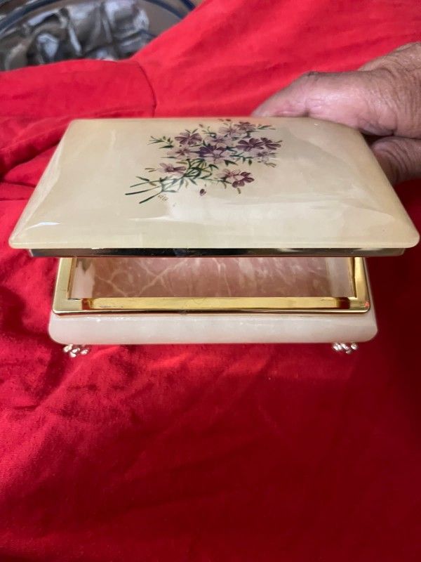 Porcelain Make Up Box