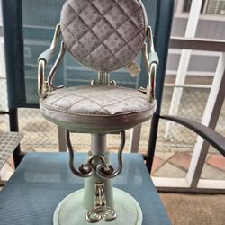 Collectible Barbie Chair 