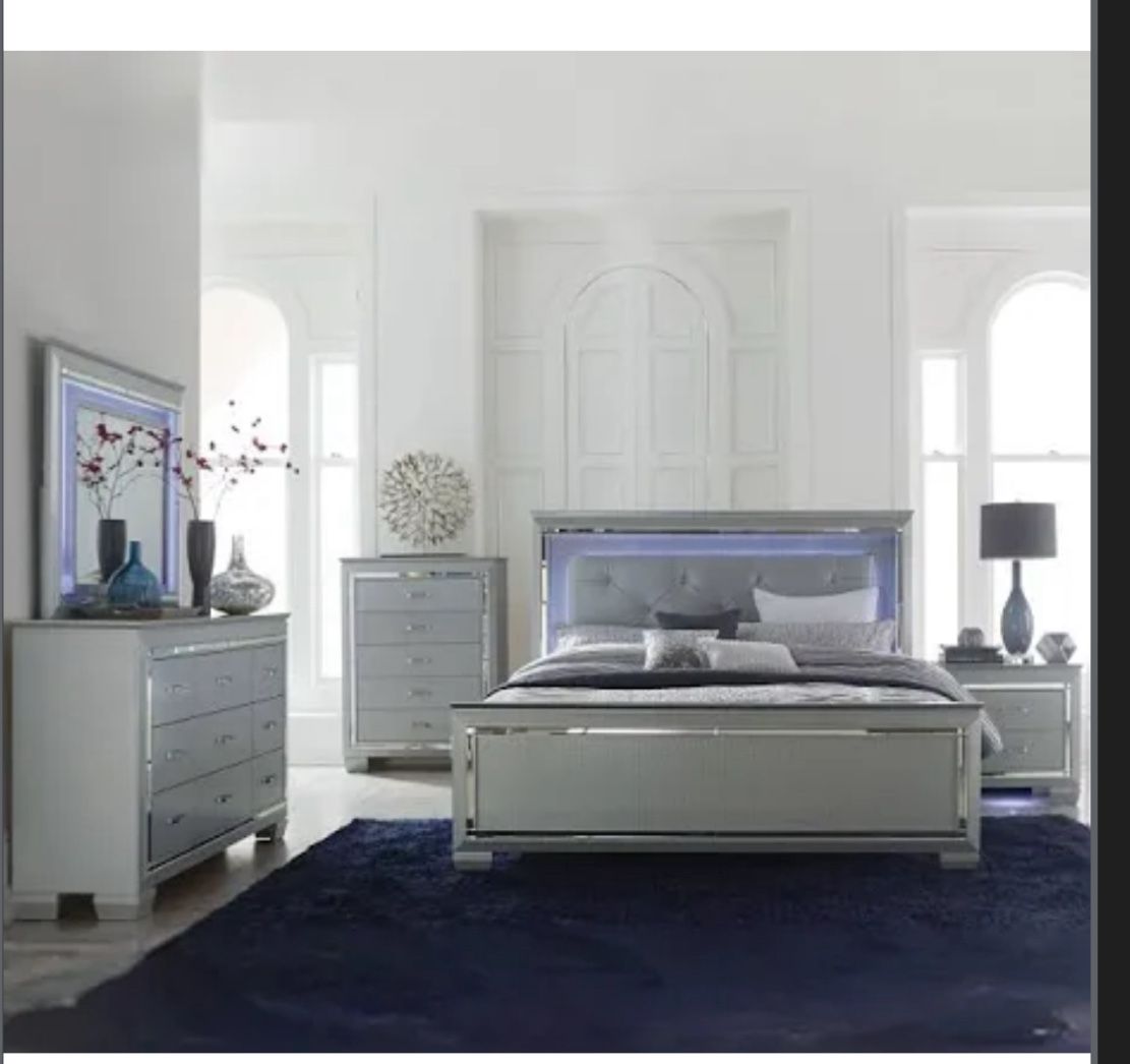Bob’s Silver King Size Bedroom Set
