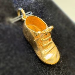 Vintage 14k solid yellow gold Shoe boot sneaker charm pendant