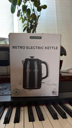 Servappétit Retro Electric Kettle Black