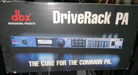 DBX DriveRack PA Complete Equalization And Loudspeaker Control System. The Mic Is Included! Only Used Twice.