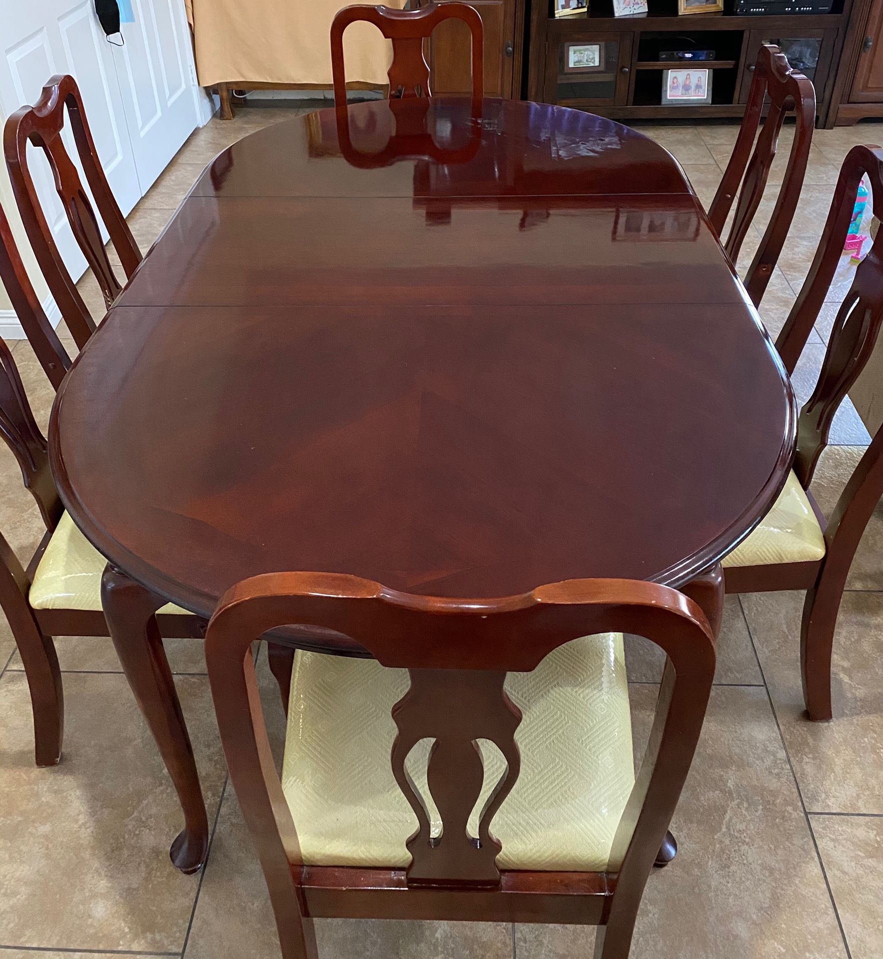 Dinner Table & Chairs Set