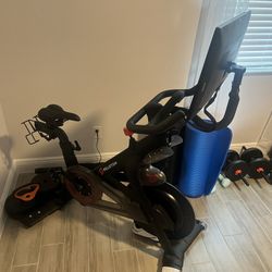 Peloton Bike w Swivel Screen