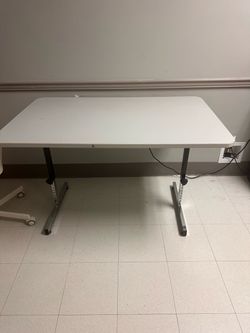 Free-White Adjustable Height Desk