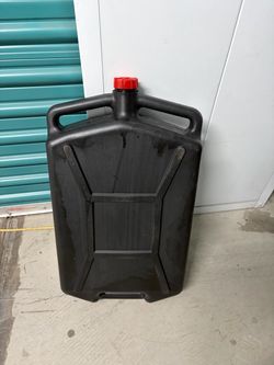 Oil pan storage