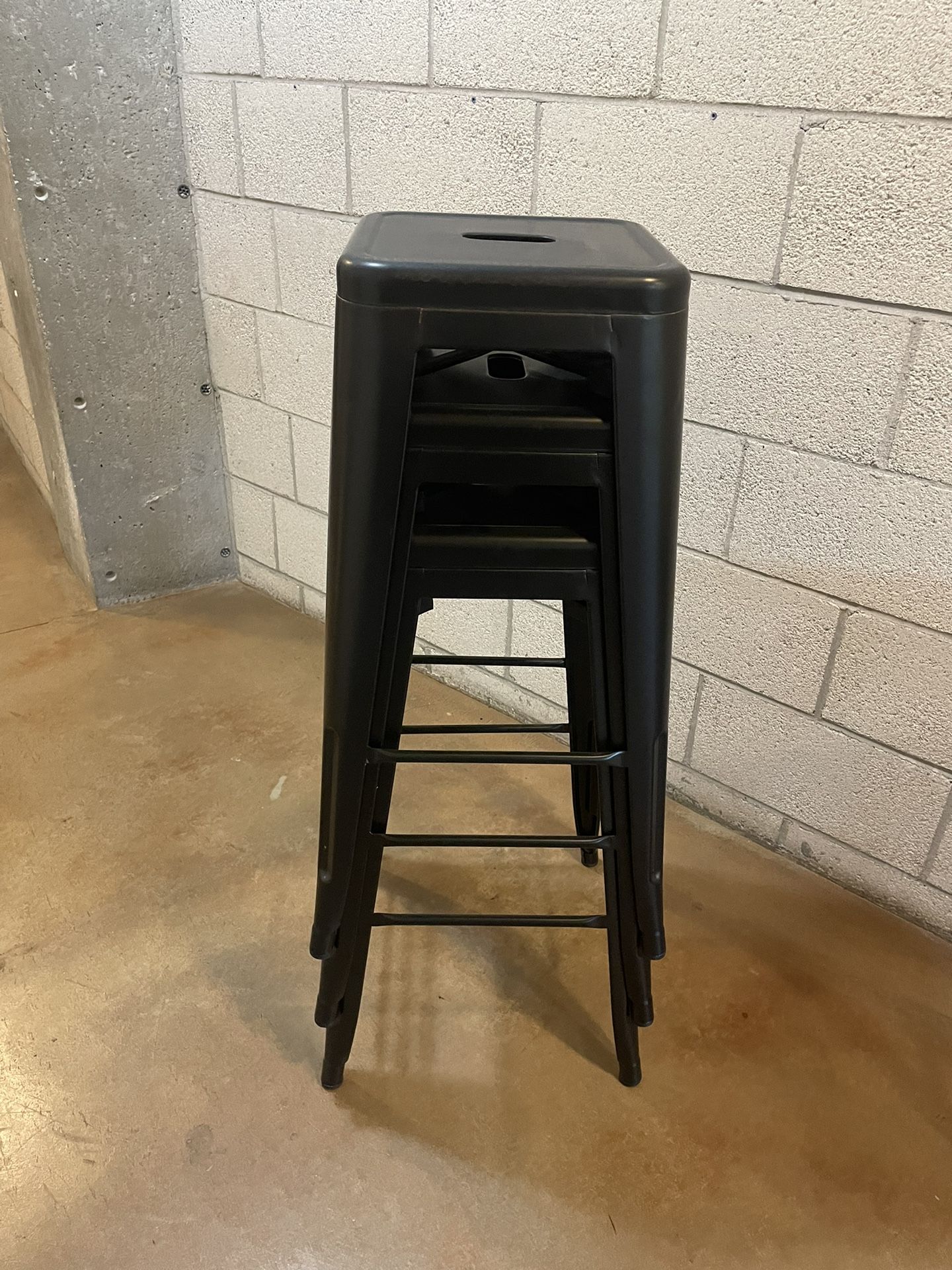 4 Bar Stools