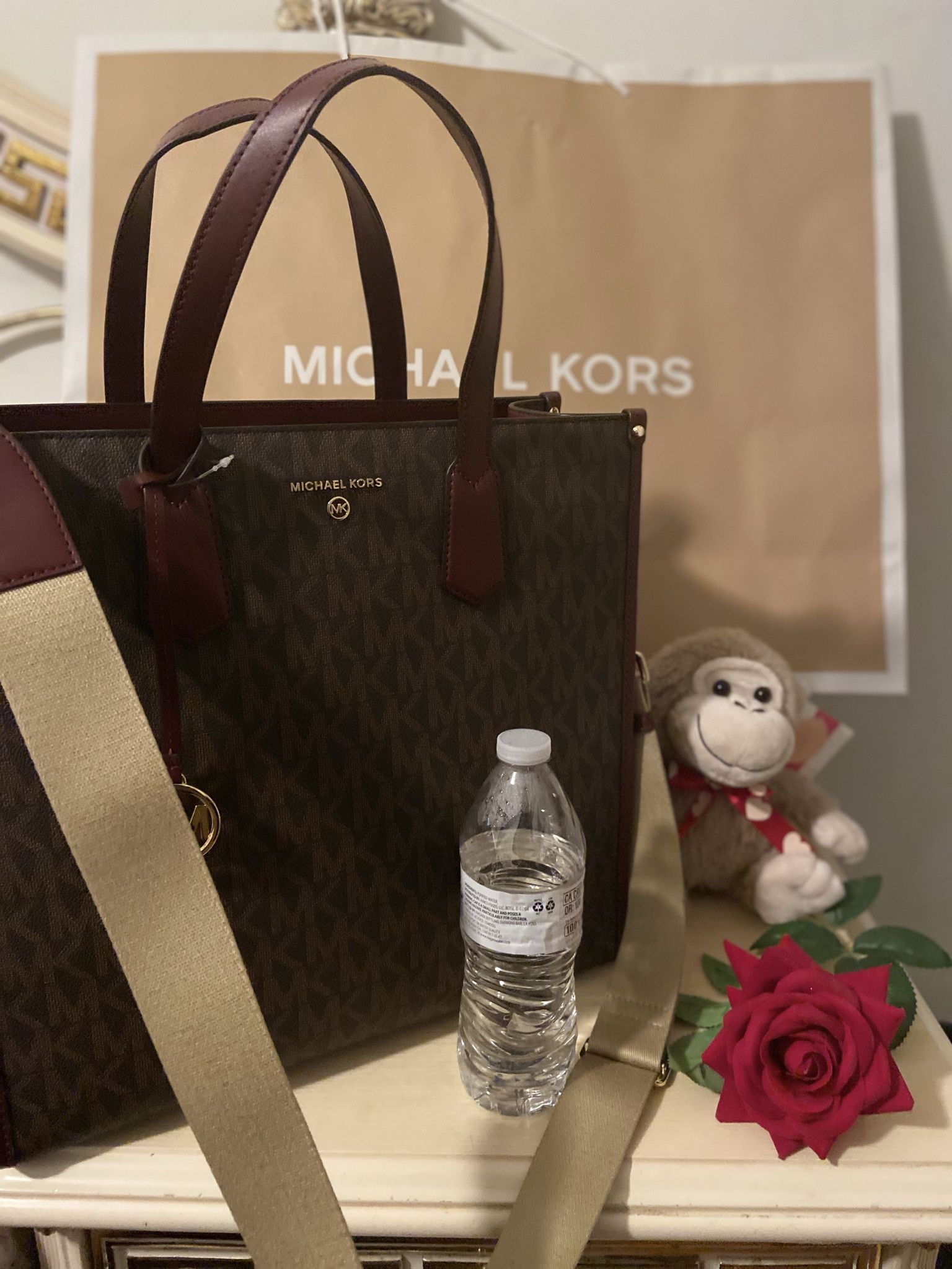 New Mk Large Tote Red / With Extra Strap for Sale in Murrieta, CA - OfferUp